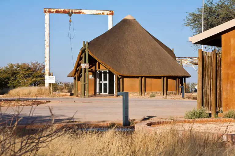Olifantsrus Camp lors d'un safari à Etosha en Namibie