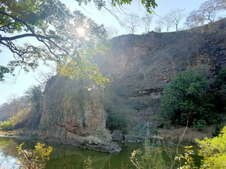 Une gorge lors d'un safari dans le parc national Chizarira au Zimbabwe